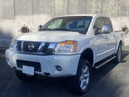 米国日産 タイタン クルーキャブ LE 4WD V8 5.6 革電動シート・リフトアップ