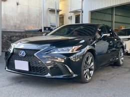 レクサス ES 300h Fスポーツ サンルーフ　赤革シート