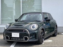 ミニ ミニ クーパーS 5ドア レゾリュート エディション DCT プレミアム・プラスパッケージ　アップルカ