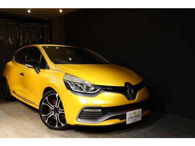 Dラー車　右ハンドル　ジョンシリウスM　ディスプレイオーディオ　Bluetooth接続可能　純正18インチAW　クリアランスソナー　パドルシフト　キーレス　ETC