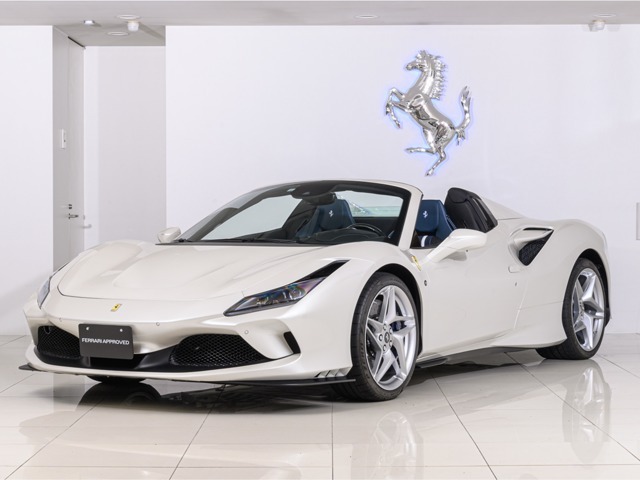 F8 Spiderが入庫しました。外装色はBianco Fuji。