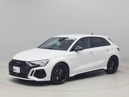アウディ RS3スポーツバック 2.5 4WD ブラックスタイリング　19インチ黒アルミ