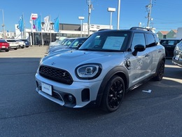 ミニ ミニクロスオーバー クーパー S E オール4 4WD 