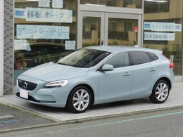 ボルボ V40 T3 インスクリプション アマゾンブルー　純正ナビ
