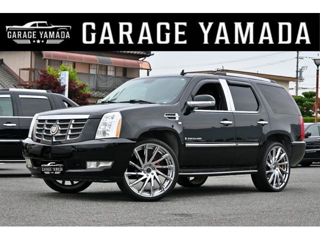 アメ車を中心に販売、買取、修理を行っております！アメリカ本国からの実走行車両です！エスカレード　ラグジュアリー入庫いたしました！