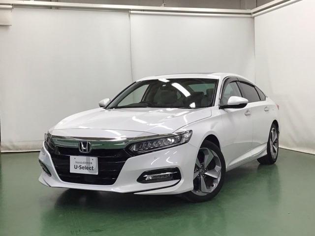 ●Honda SENSING●シートヒーター（運転席/助手席/リア左右席）●プラズマクラスター技術搭載フルオートエアコン●サンルーフ●LEDヘッドライト●18インチアルミホイールなど充実装備です