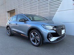 アウディ Q4 e-tron 45 Sライン ブラックスタイリング　パノラマサンルーフ