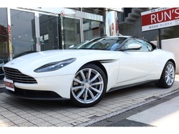 アストンマーティン DB11 V8 19年モデル IndigoBlue/CreamTruffleインテ