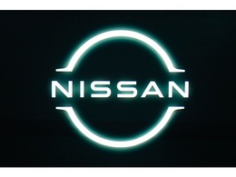 日産 セレナ 2.0 ハイウェイスター V ホワイトパール/ブラックツートン XAM