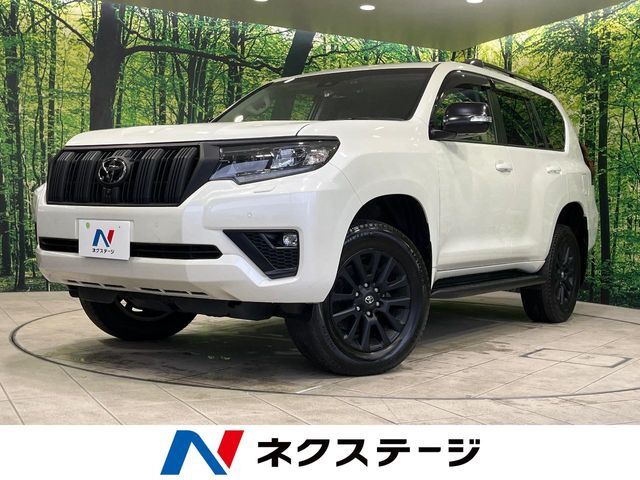 禁煙車　4WD　サンルーフ　全周囲カメラ　セーフティセンス　レーダークル