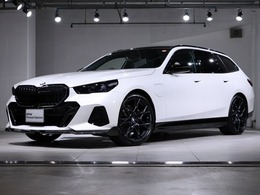 BMW i5ツーリング eドライブ40 Mスポーツ セレクトパッケージ　カーブドディスプレイ