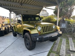 ジープ ラングラー アンリミテッド サハラ 4WD 