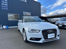 アウディ A4アバント 2.0 TFSI ラグジュアリーライン 