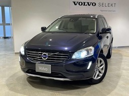 ボルボ XC60 D4 クラシック サンルーフ　レザーシート　ウッドパネル