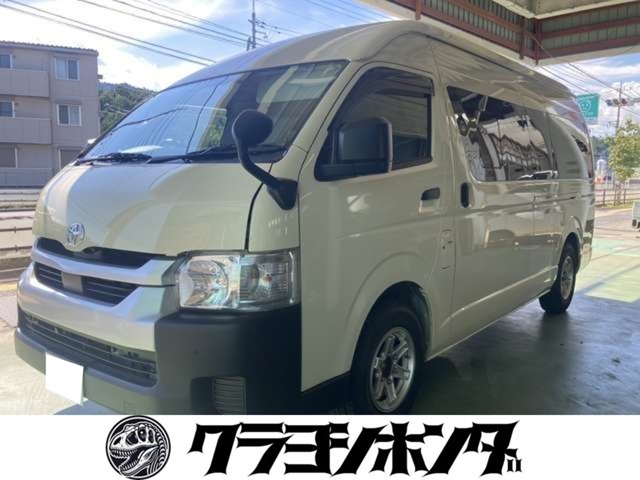 主に新車中古車販売、カーリース、整備、修理、保険商品、ロードサービスなどを取り扱っております。