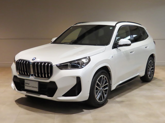 BMW Premium Selectionみなとみらい 屋内でご案内できます。　遠方のお客様もご相談ください。