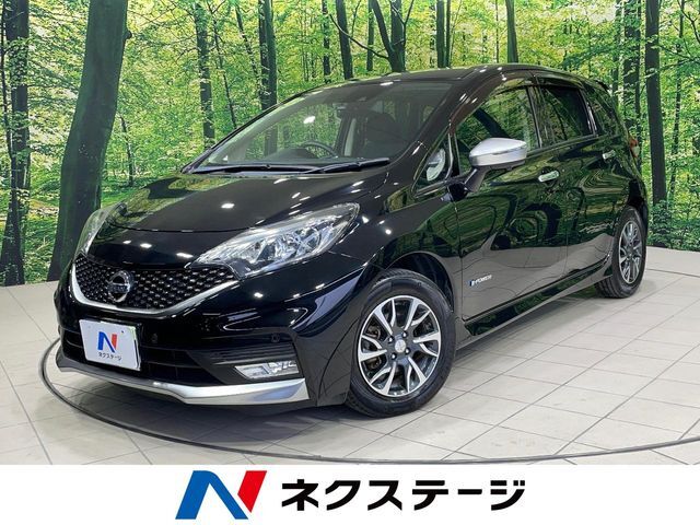 純正ナビ　禁煙車　全周囲カメラ　衝突被害軽減　コーナーセンサー
