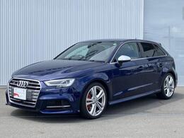 アウディ S3スポーツバック 2.0 4WD カラードブレーキキャリパー　スポーツサス