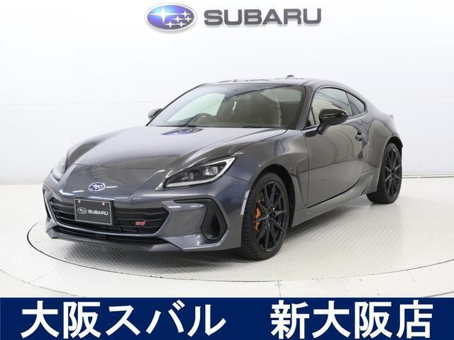 現車確認・商談等ご希望の方は事前にご連絡下さいませ。brembo製17インチベンチレーテッドディスクブレーキ(前後)搭載