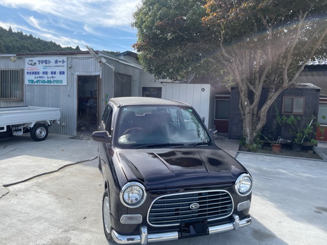 フジモトオートをご覧いただきありがとうございます。当店では、お仕事で多く利用される軽バン・軽トラックをはじめ、軽自動車や普通車まで幅広い車種を取り揃えております♪