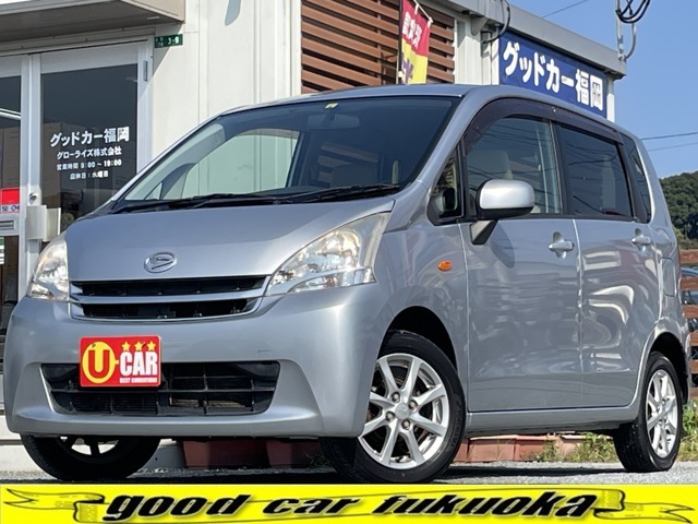 コンパクトなボディに広い室内、多彩なシートアレンジで人気の「ムーヴ」入荷です♪大事に乗られたユーザー買取車☆4WDも希少です♪プッシュスタートに純正ナビ等、装備も充実でお買得です☆