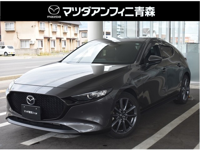 1500ccガソリンエンジン×AWDのMAZDA3が入荷しました！新車では手に入らないので中古車は貴重かもしれませんね！？お早めにご来店ください。