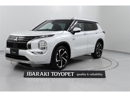 三菱 アウトランダー PHEV 2.4 P 4WD 