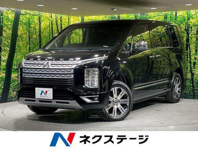 4WD　両側電動ドア　全周囲カメラ　衝突被害軽減システム