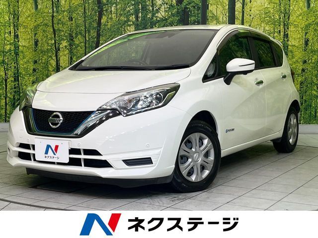 衝突軽減装置　コーナーセンサー　スマートキー　LEDヘッド　車線逸脱警報