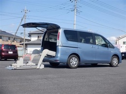 日産 セレナ 2.0 20S チェアキャブ リフタータイプ 