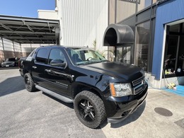 シボレー アバランチ 1500 5.3 LT 4WD フロントレベルKIT　CARFAX走行証明書付き