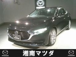 R6　マツダ　MAZDA3　セダン