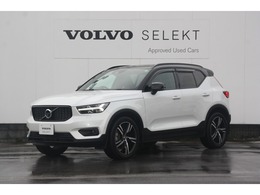 ボルボ XC40 T4 AWD Rデザイン 4WD HDDナビ　シートヒーター　キーレス