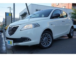 ランチア イプシロン ツインエアー サンルーフ　ハーフレザー