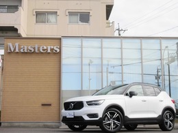 ボルボ XC40 B4 AWD Rデザイン 4WD 2トーン色・ハーマンカードン・Pバックドア