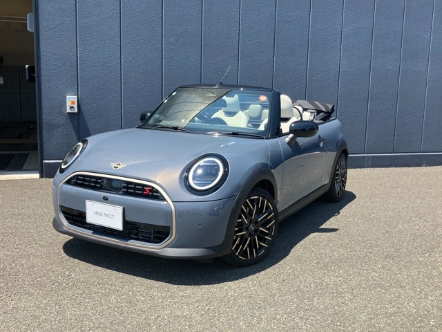 新型MINIコンバーチブルのSが入庫しました。試乗車になります。