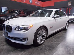 BMW 7シリーズ 740i エグゼクティブ エディション 110台特別限定車　2014年後期モデル　衝突