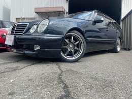 メルセデス・ベンツ Eクラスワゴン E320 アバンギャルド E320アバンギャルド　WALD フロントリップ