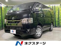 R7　トヨタ　ハイエースバン　4WD