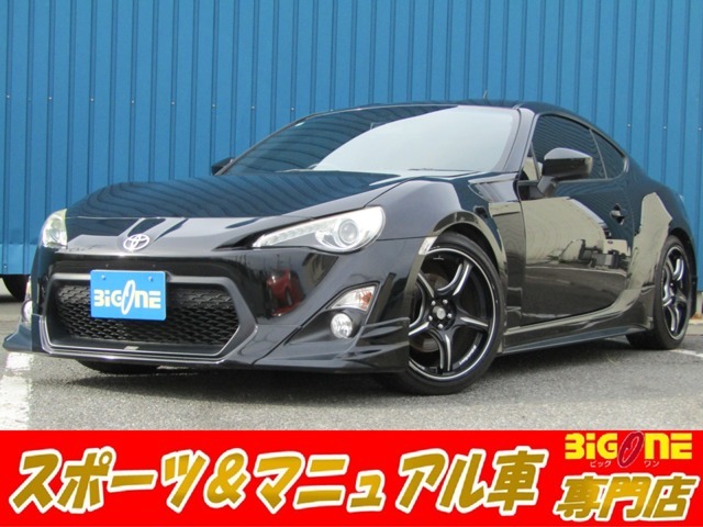 お買い得な中古車を多数展示しております！展示場を歩いているだけで楽しいラインナップで沢山のご来店をお待ち致しております！当社の在庫一覧も是非ご覧ください。