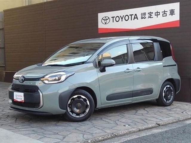 シエンタ7人乗りです　シエンタで人気のカーキーカラーです　家族でお出掛けにピッタリ　奥様にも運転しやすいサイズで是非いかがですか？