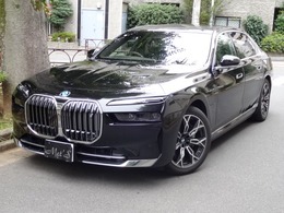 BMW i7 xドライブ60 エクセレンス 4WD パノラマガラスルーフ ヘッドUPディスプレ