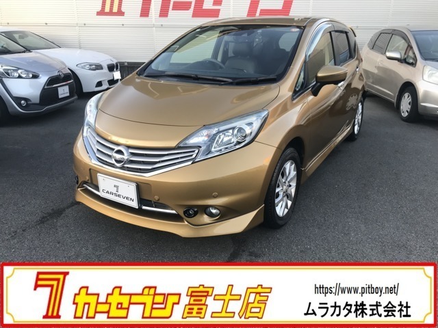 こんにちは！カーセブン富士店です！この度は数ある車両の中から当店の車両にご注目いただき誠にありがとうございます。