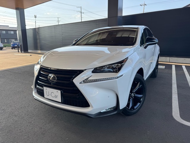全車ディーラー保証付でございます。安心と信頼のレクサスの中古車です。ぜひ、お問い合わせくださいませ。