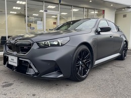 BMW M5 4.4 4WD 弊社デモカー　赤レザー　20/21インチAW