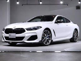 BMW 8シリーズ M850i xドライブ 4WD 黒革　カーボンルーフ　20AW