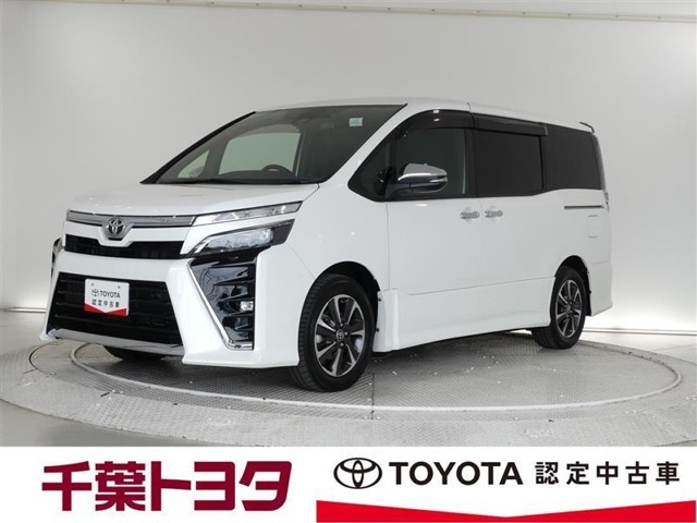 厳選されたトヨタ認定中古車のヴォクシー。家族や友人とのお出かけに最適。荷物もたっぷり積み込めるミニバンです。