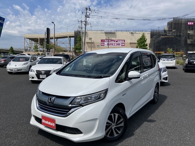 この度は当店の在庫車両をご覧いただき、ありがとうございます。お車の装備、その他サービスに関しましては、画像下の説明文をご覧ください♪