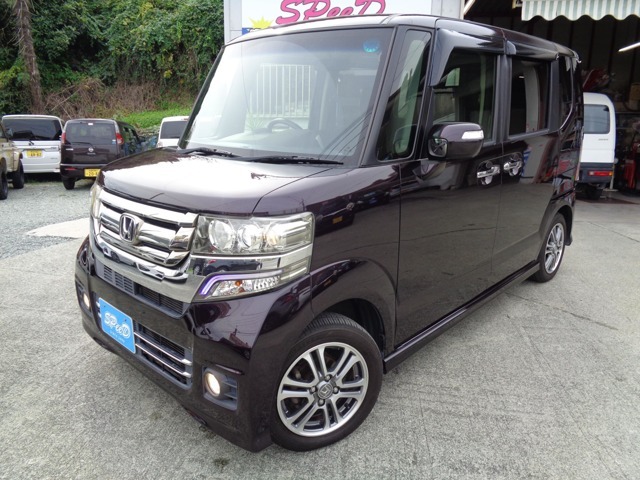 平成27年式　ホンダ　N-BOXカスタム　グレード・カスタムG/Lパッケージが入庫しました。内容は★ワンオーナー★両側スライドドア・片側パワースライドドア★社外8インチSDナビ★フルセグ★バックカメラ