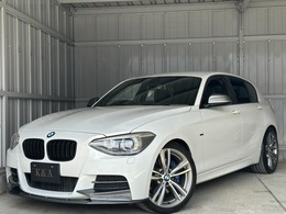 BMW 1シリーズ M135i 1年距離無制限保証/黒本革/19AW/社外ステア